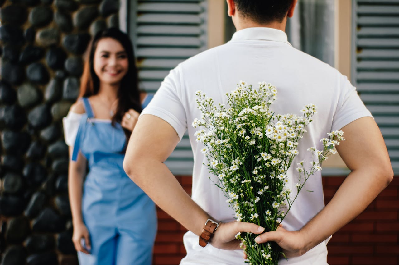 Dating vs. Courting: Key Differences and How to Choose the Right Path Dating vs. Courting: Key Differences and How to Choose the Right Path