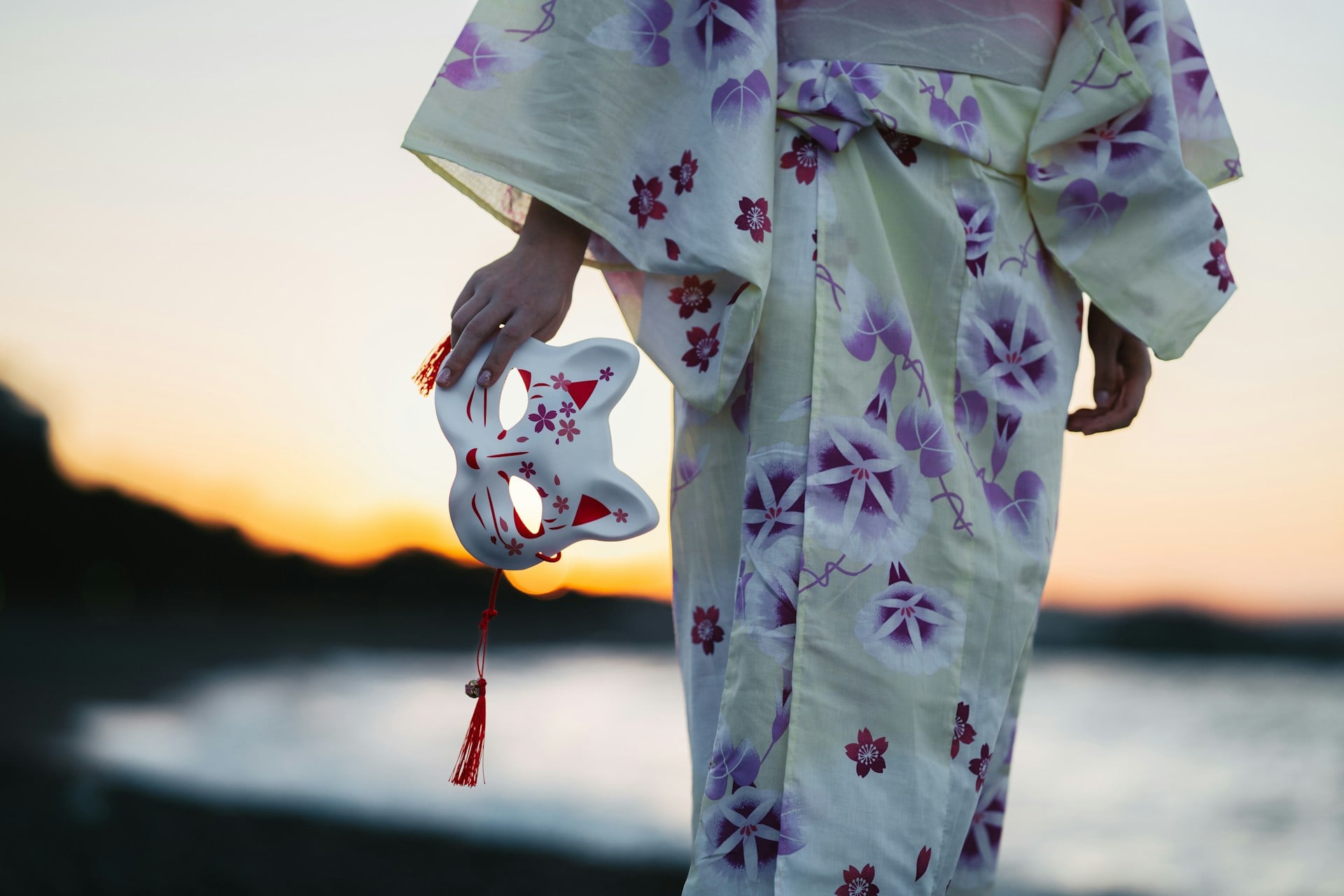 Challenges of Dating a Buddhist Woman Challenges of Dating a Buddhist Woman