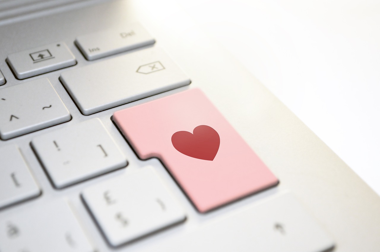 Red Flags Dating Online: When Man Needs to Call it Quits During the Early Stages Red Flags Dating Online: When Man Needs to Call it Quits During the Early Stages